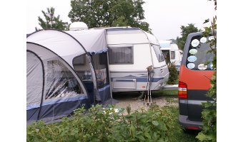 Camping zwischen Sommer und Winter